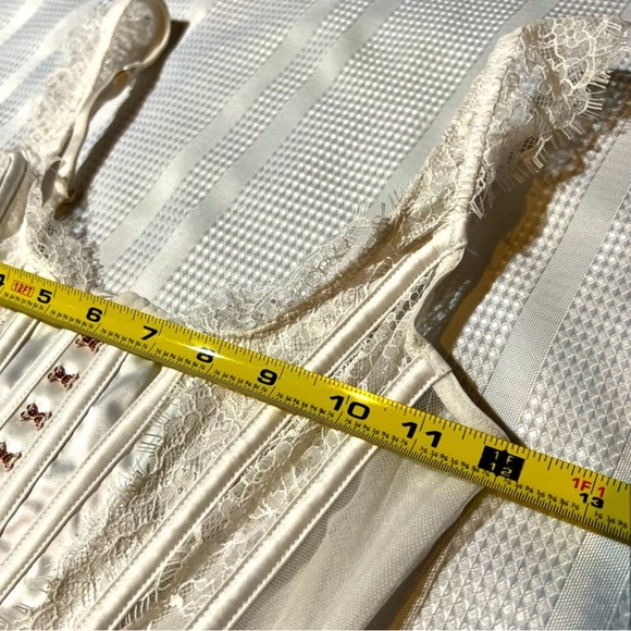 Vintage Victoria Secret Corset - Picture 6 of 6